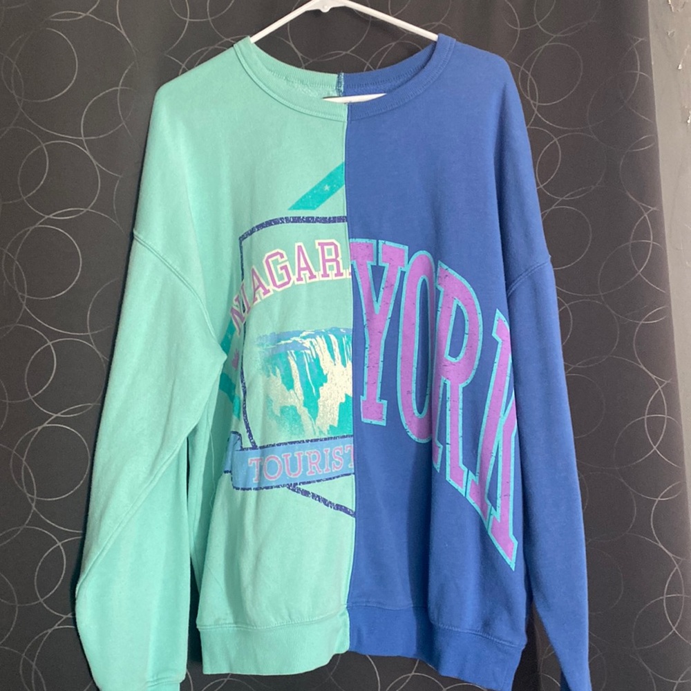 Wild Fable Sweatshirt * Split Color